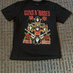 Guns N' Roses Tour 1988 Cotton T-Shirt. Licensed 2025 Gunoam Merchandising L.P.